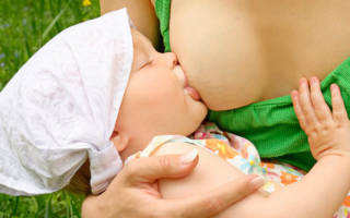 Правильное прикладывание малыша к груди