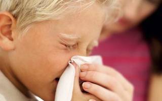 Зеленые слизистые выделения из носа у ребенка симптомы и лечение