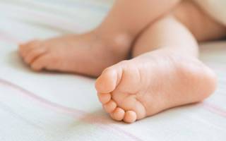 Сухая кожа на ногах у ребенка причины лечение